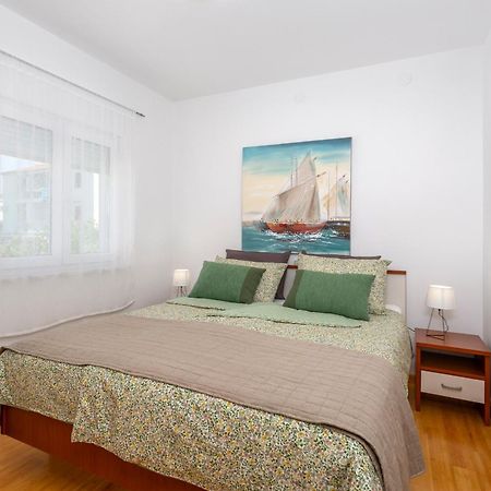 Apartments By The Sea Njivice, Krk - 5295 المظهر الخارجي الصورة