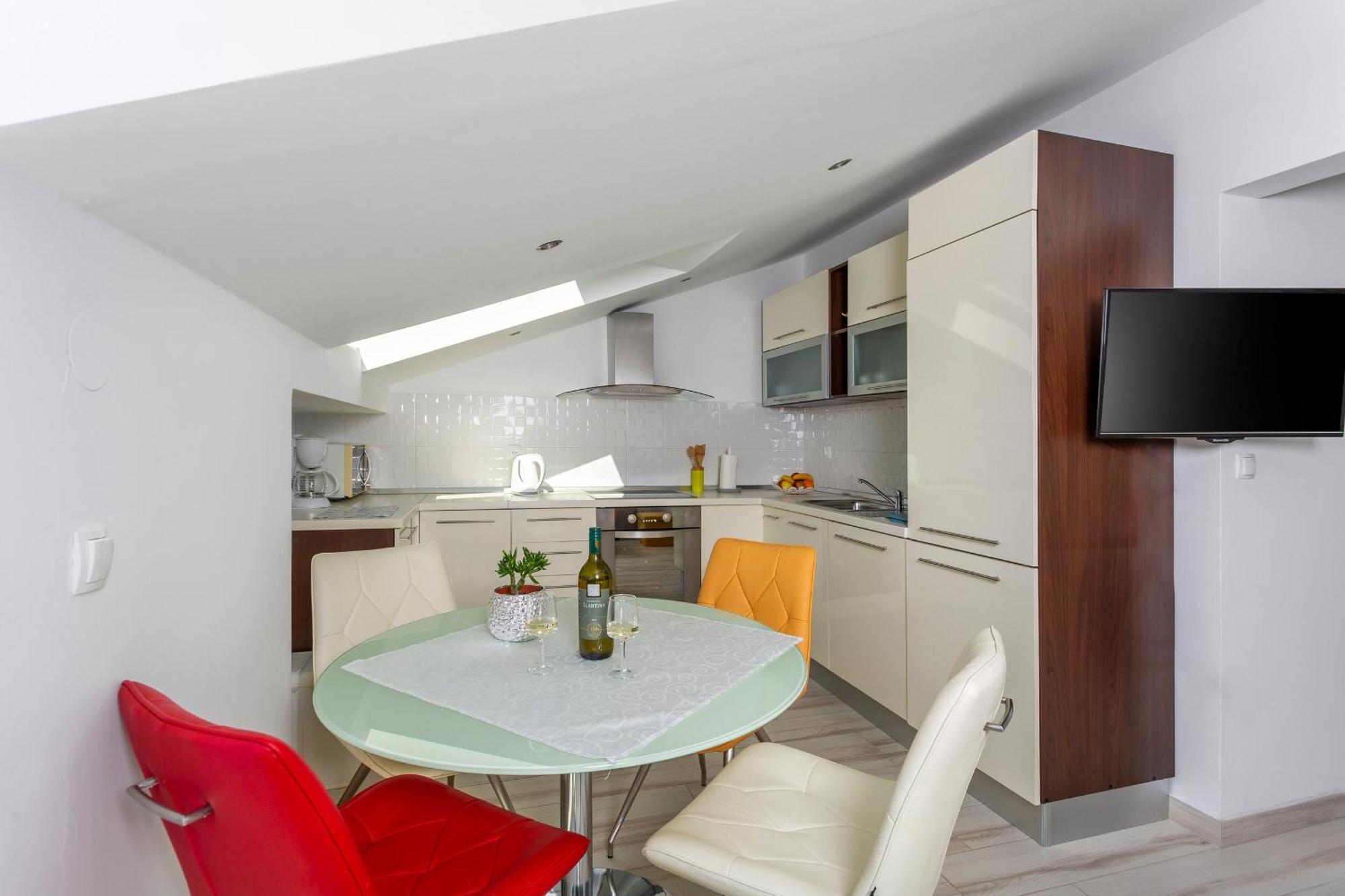 Apartments By The Sea Njivice, Krk - 5295 المظهر الخارجي الصورة