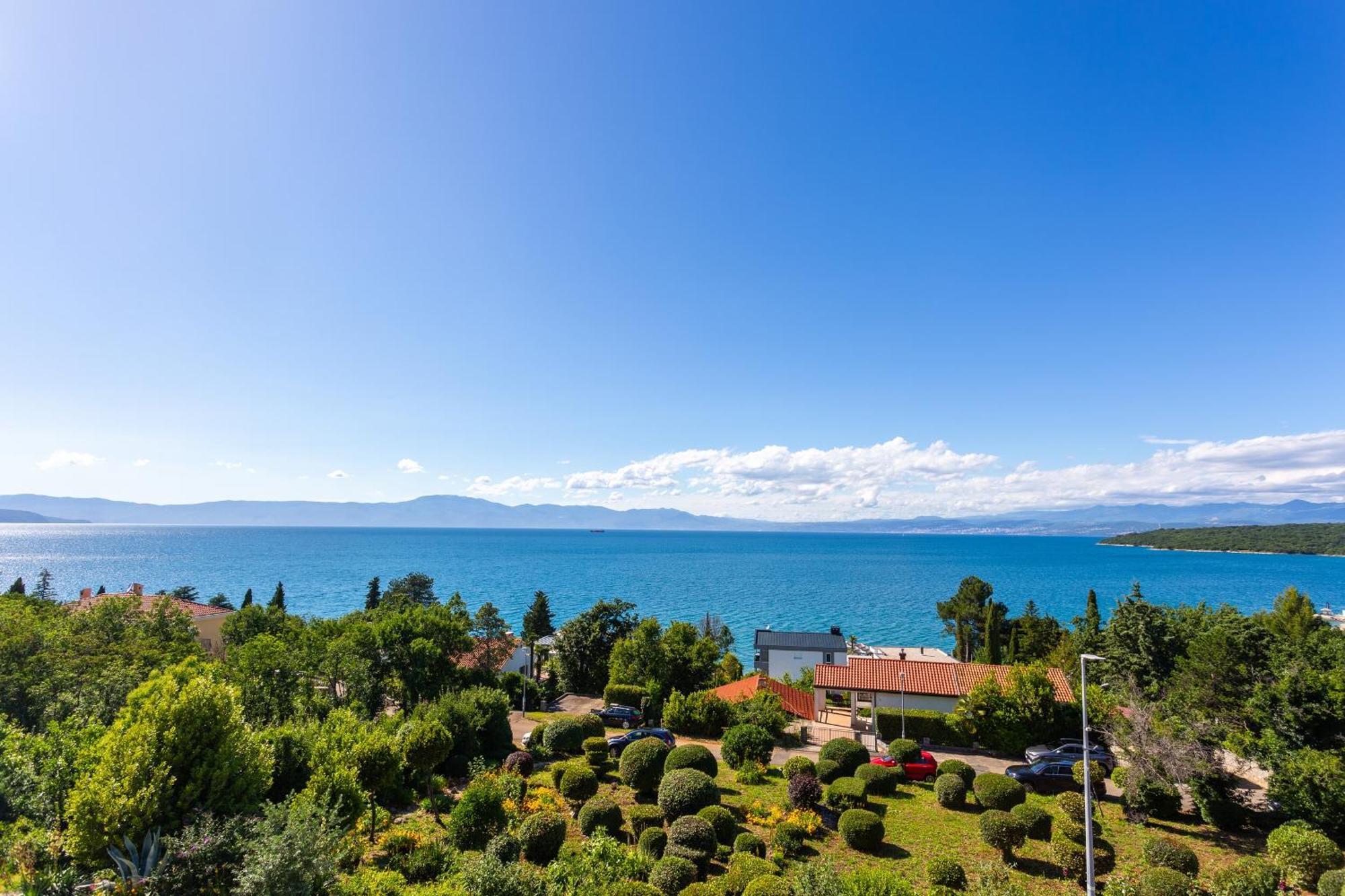 Apartments By The Sea Njivice, Krk - 5295 المظهر الخارجي الصورة