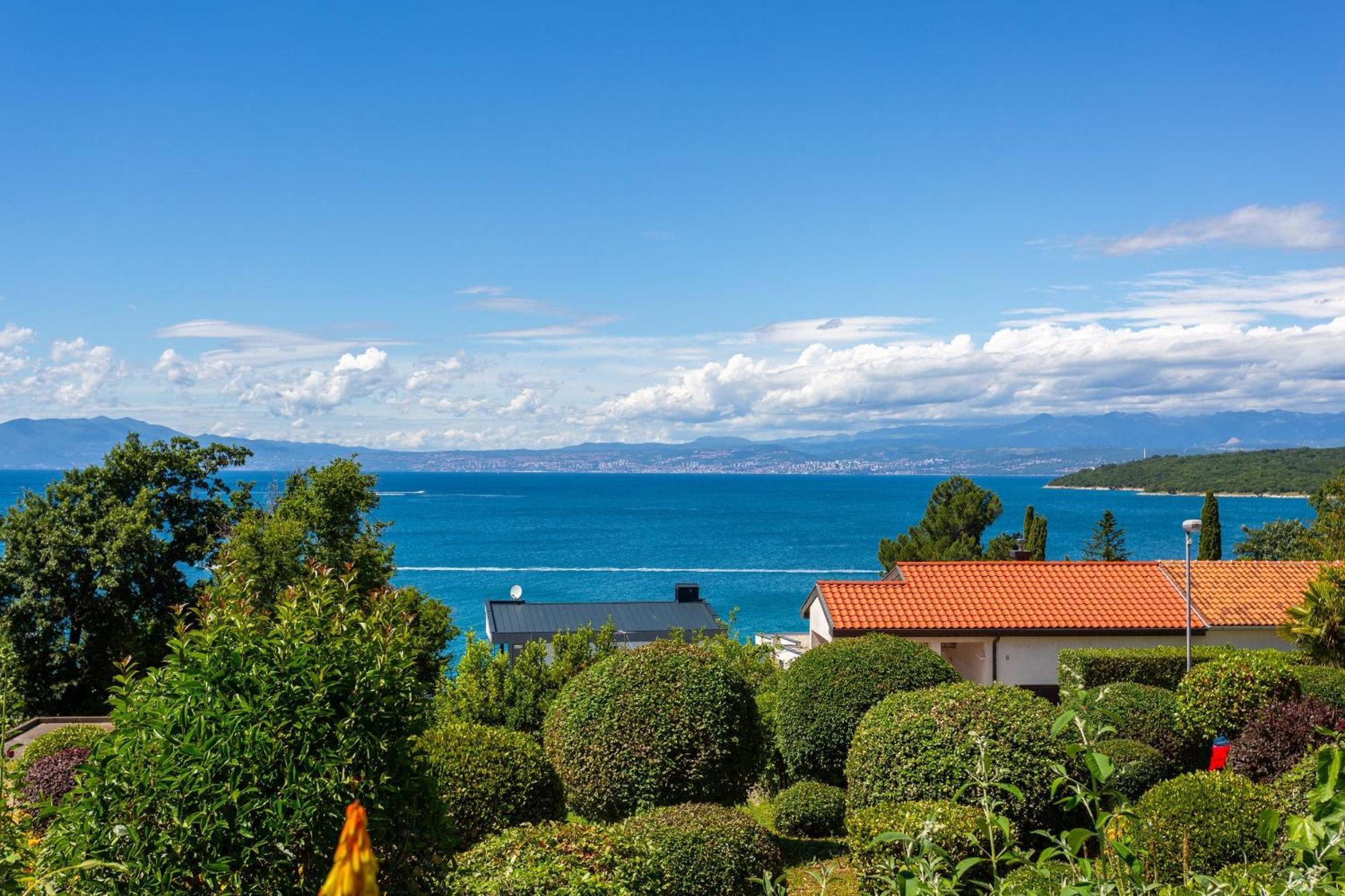 Apartments By The Sea Njivice, Krk - 5295 المظهر الخارجي الصورة