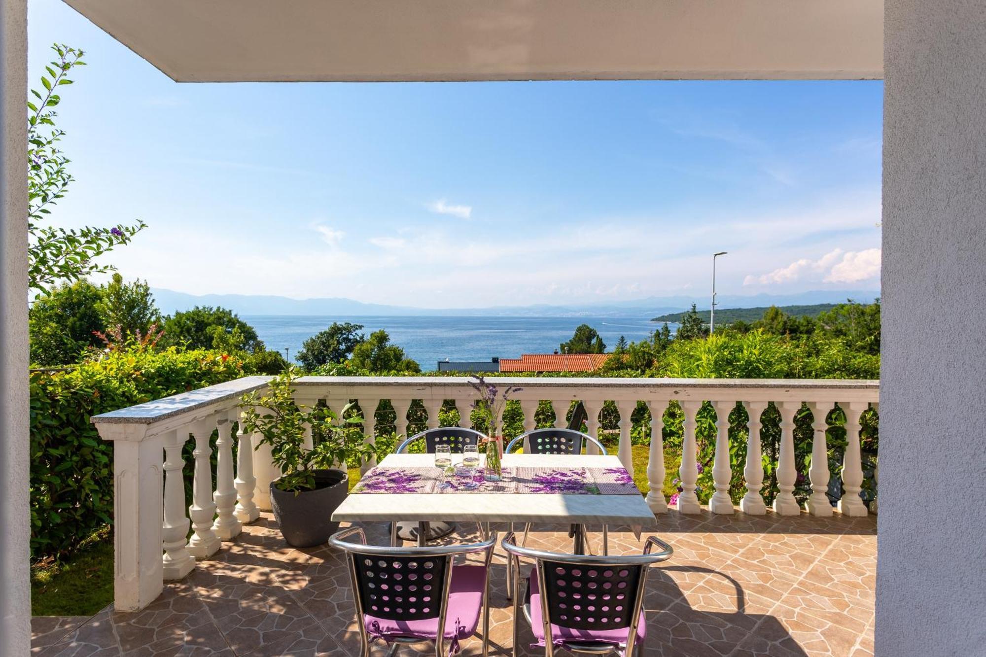 Apartments By The Sea Njivice, Krk - 5295 المظهر الخارجي الصورة