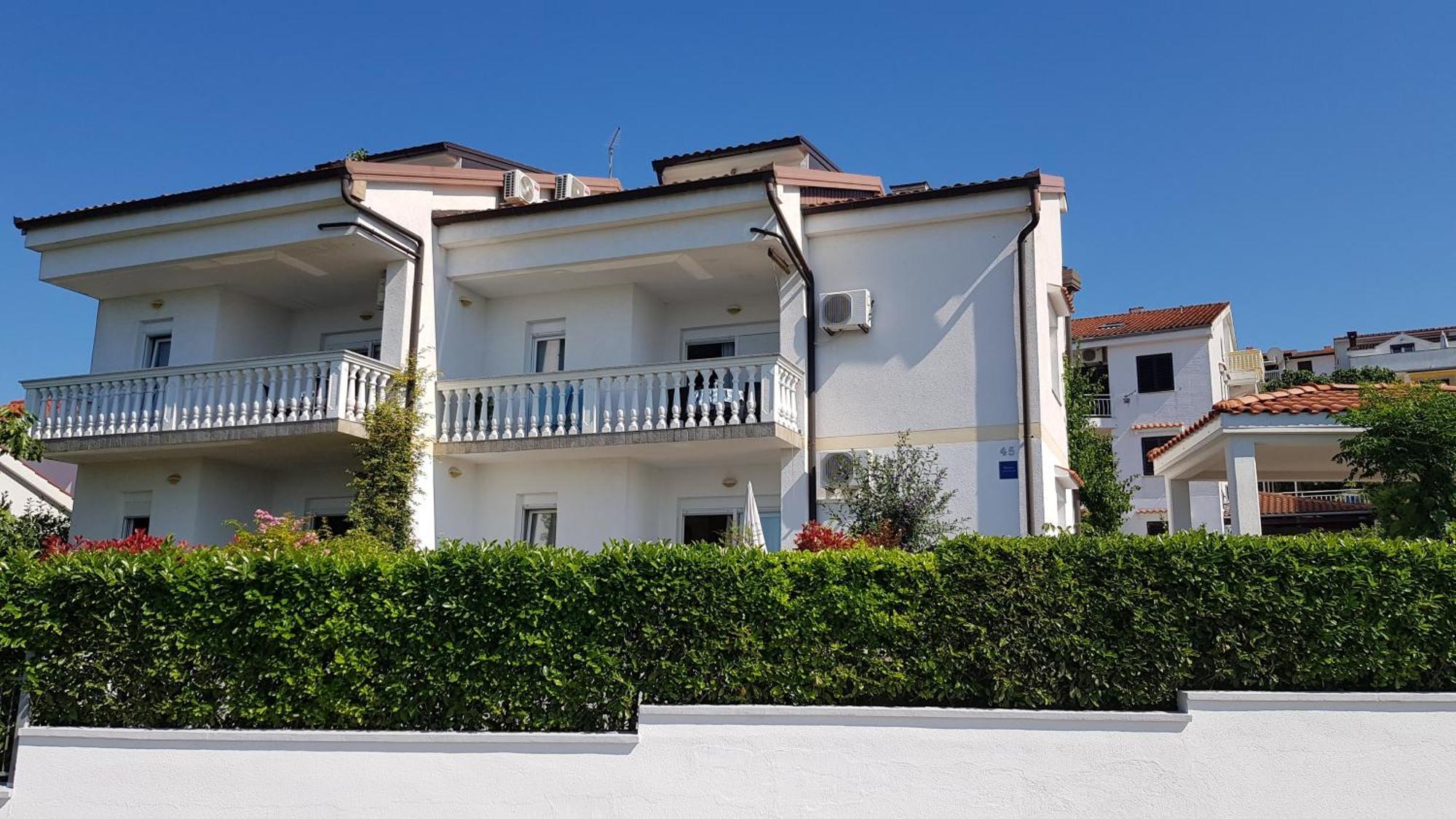Apartments By The Sea Njivice, Krk - 5295 المظهر الخارجي الصورة